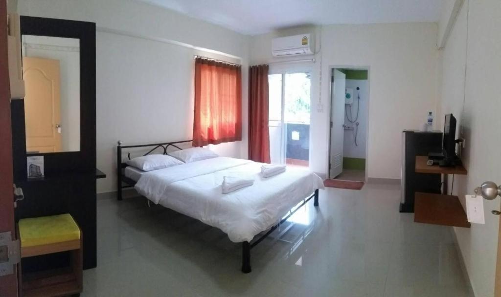 New Home Nakhon Chai Si Exterior photo